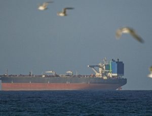 ABD ablukasını tanımadı! Çin gemisi Hürmüz Boğazı’ndan geçti