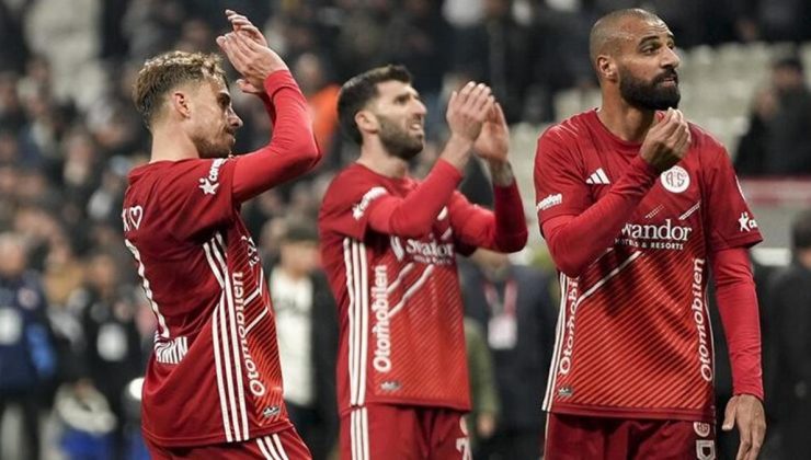 Antalyaspor deplasman galibiyetini unuttu