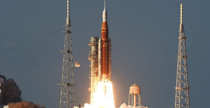 Artemis II, 54 yıl sonra insanları tekrar Ay’a gönderdi! İşte o anlar