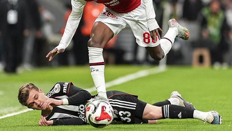 Beşiktaşa yıldız isminden kötü haber Cezalı duruma düştü