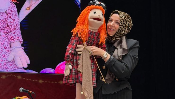 Bir öğretmen, bir kukla, binlerce gülümseme: “Tarçın” sınıfları şenlendiriyor
