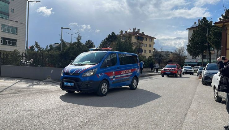 Bolu Belediye Başkan Yardımcısı ile meclis üyesi gözaltına alındı