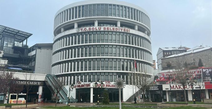 Bolu Belediye Başkan Yardımcısı ile meclis üyesi gözaltına alındı