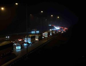 Bolu geçişinde bayram trafiği kilit