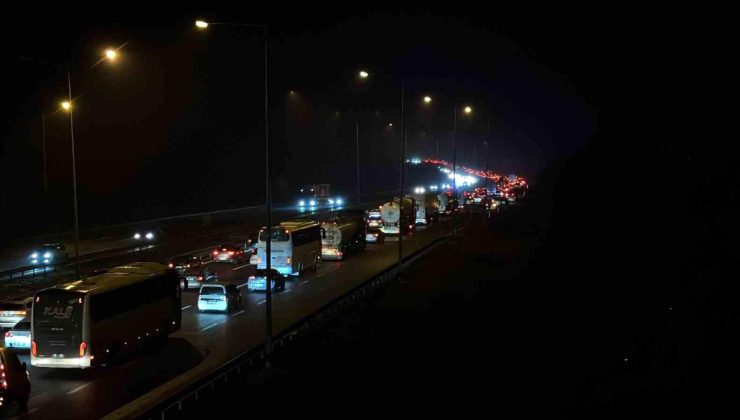 Bolu geçişinde bayram trafiği kilit