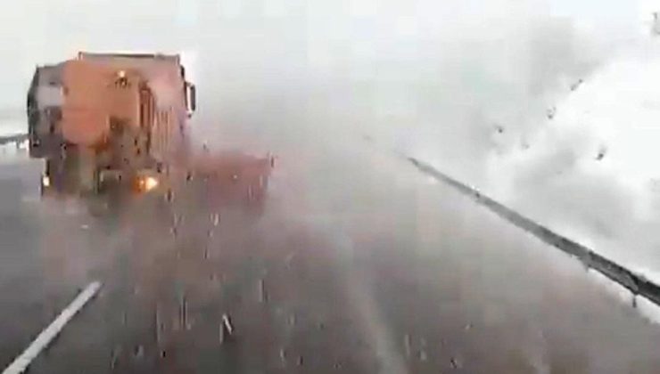 Bolu geçişinde yoğun kar yağışı etkili oldu