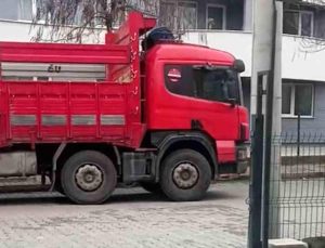 Bolu’da çalıntı tır sokakta park halinde bulundu