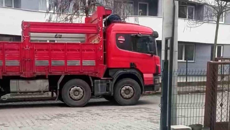 Bolu’da çalıntı tır sokakta park halinde bulundu