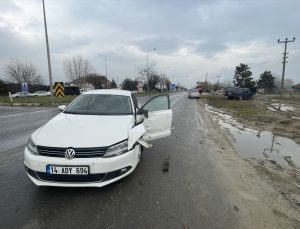 Bolu’da iki otomobilin çarpışması sonucu 3 kişi yaralandı