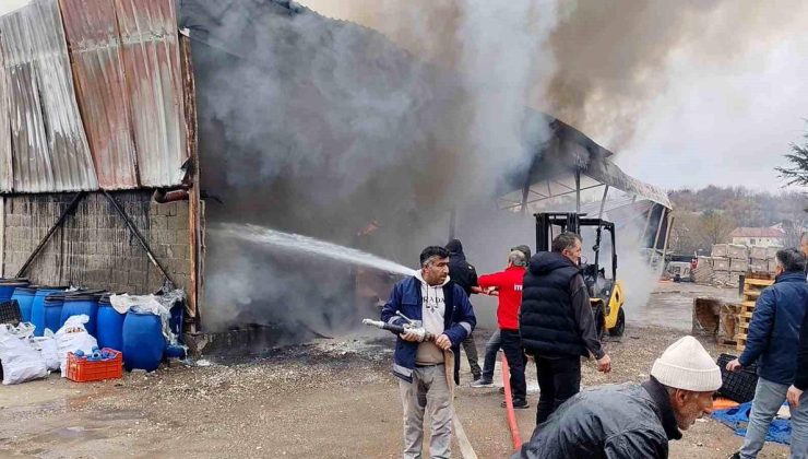 Bolu’da inşaat deposunda yangın