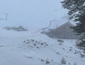 Bolu’nun yüksek kesimlerine kar yağdı