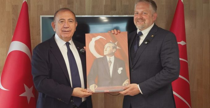 CHP’li Gürsel Tekin dünyada tanınmayan ülkenin cumhurbaşkanını ağırladı