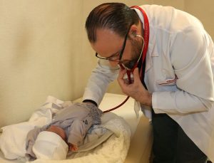 Dünyada 5 binde bir görülüyor: Yemek borusu kapalı doğdu