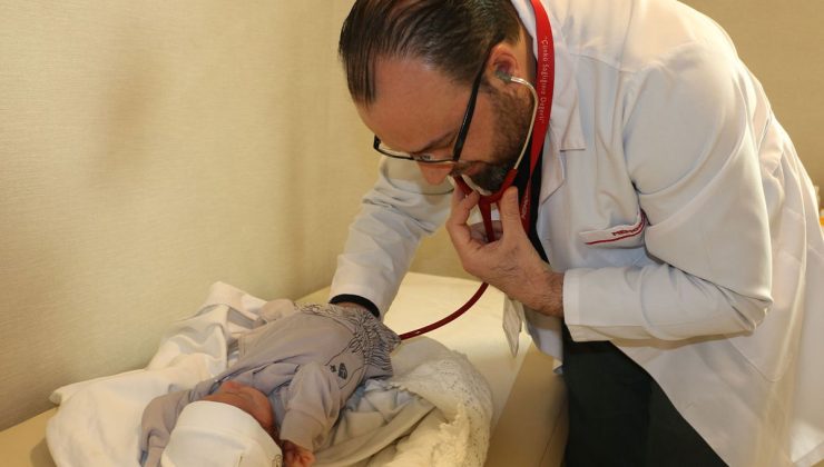 Dünyada 5 binde bir görülüyor: Yemek borusu kapalı doğdu