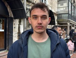 Gazeteciyi darbeden kuyumcu gözaltına alındı