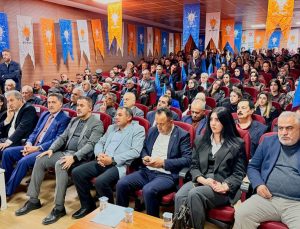 Gelecek Partisi’nden istifa eden 35 kişi AK Parti’ye geçti