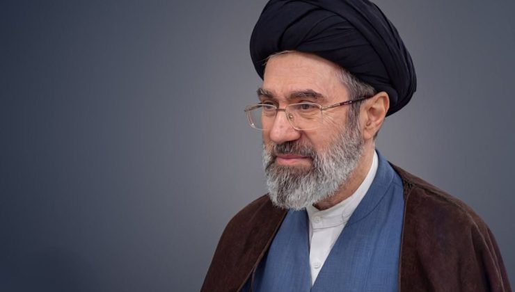 İran dini lideri Hamaney: İran donanması savaşa hazır