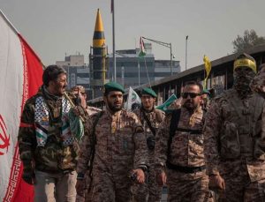 İran: Muhtemel saldırganlar için esir kampları dahi hazırlandı