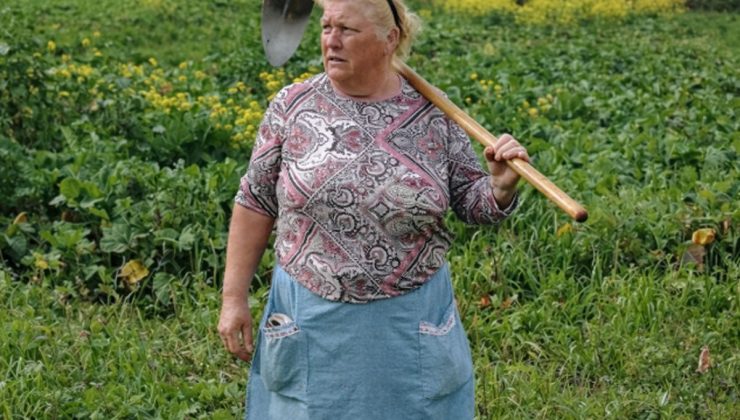 İspanya’da tarlada çalışan kadın Trump’a benzerliğiyle gündem oldu