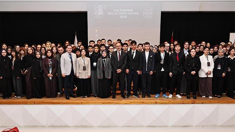 Kasapoğlu: Demokrasi her şeyden önce bir tahammül sanatıdır