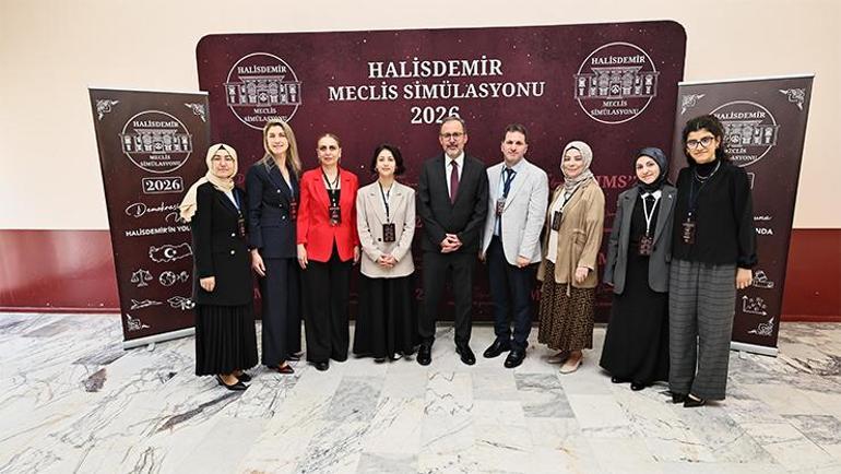 Kasapoğlu: Demokrasi her şeyden önce bir tahammül sanatıdır