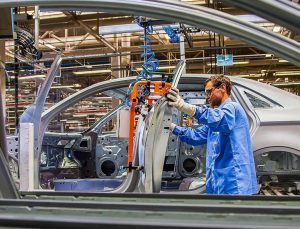 Otomotiv devinden radikal karar! Yeni otomobil için en ucuz 2 modeli kaldırdı