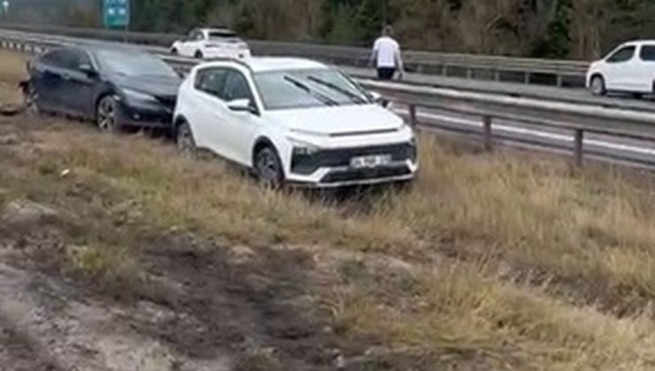 Otoyolda 10 araç zincirleme kazaya karıştı; 6 yaralı