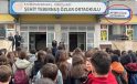 Saldırı yapılan okulun tabelası asıldı, ilk törende gözyaşları sel oldu
