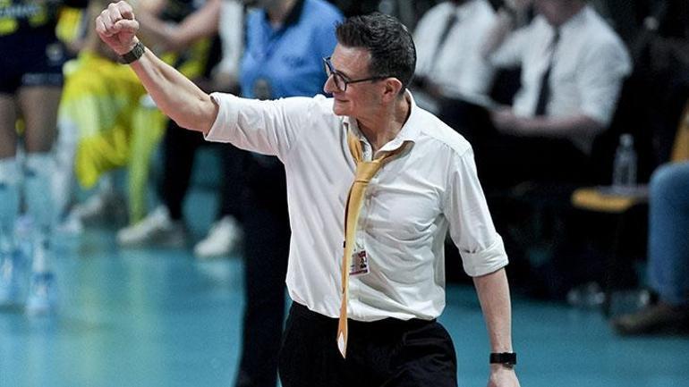 Şampiyon VakıfBank Vodafone Sultanlar Liginde 15. zafer.. VakıfBank - Fenerbahçe Medicanamaç sonucu 3-1