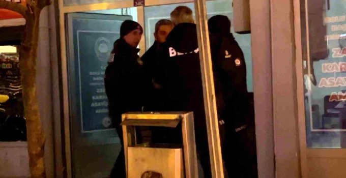 Sokak ortasında karısıyla kavga eden alkollü şahıs gözaltına alındı