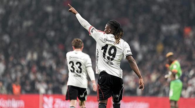 El Bilal Toure attı, Beşiktaş öne geçti!