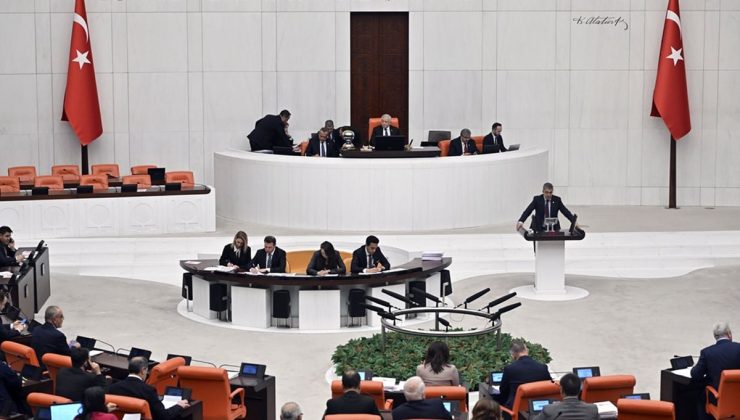 TBMM’den geçti! Kadınların doğum izni artıyor, 15 yaş altına da sosyal medya yasaklanacak