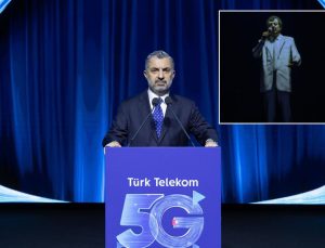 Türk Telekom’dan 5G ile gövde gösterisi! Müslüm Gürses’in hologramı sahneye taşındı