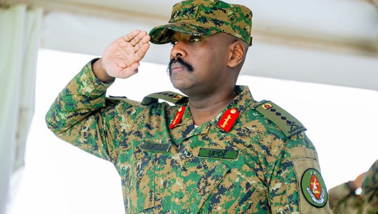 Türkiye’yi tehdit eden küstah general el yükseltti