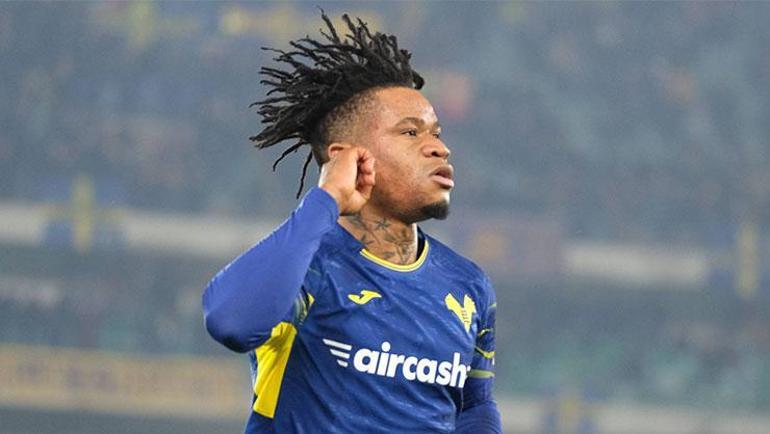 Yıldız oyuncu taraftarla kavga etti İtalyada büyük olay