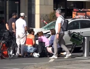 Almanya’nın Leipzig kentinde bir araç yayaların arasına daldı: 2 ölü, 8 yaralı