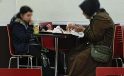 Anne ve kızına ayrımcılık yapan hamburgerciye çifte şok
