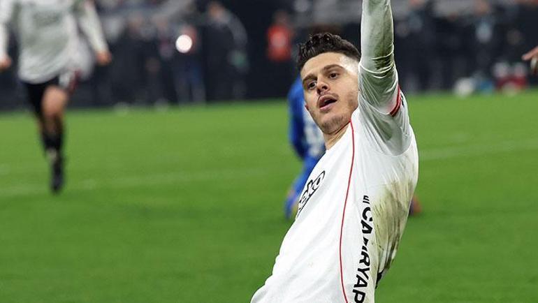 Beşiktaştan yıldız futbolcu için sakatlık açıklaması Kemik ödemi tespit edildi