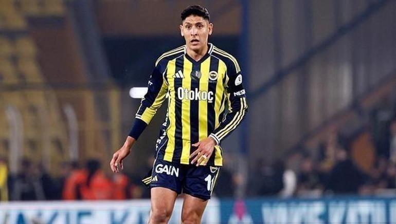 Fenerbahçenin yıldızına şok protesto Başakşehir maçında oyuna girdi, neye uğradığını şaşırdı...