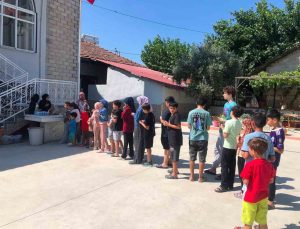 Hayırseverler Kur’an kursu öğrencilerini yalnız bırakmıyor