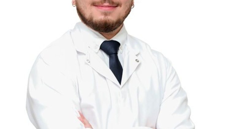 Plastik Cerrahi Uzmanı Uyardı: Her Ameliyat İz Bırakır, Önemli Olan İzin Belirsiz Hale Gelmesi