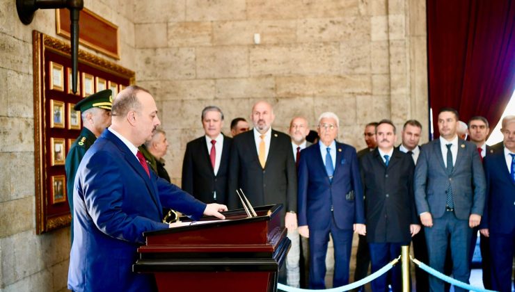 19 Ekim Muhtarlar Günü’nde Ankara Valisi Canbolat Anıtkabir’de çelenk sundu