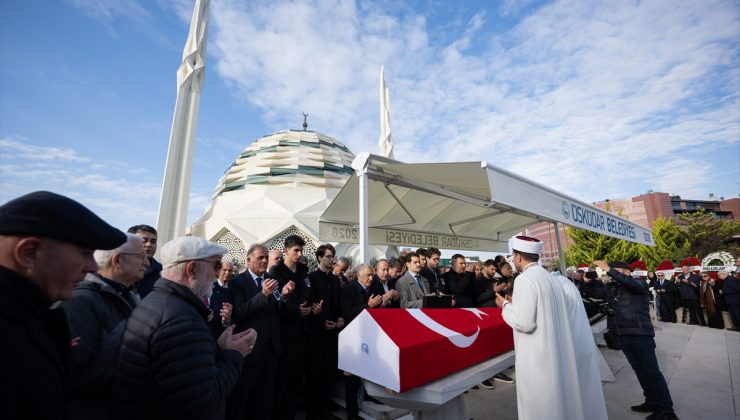 86 yaşında hayatını kaybeden Prof. Dr. Süleyman Saim Tekcan toprağa verildi