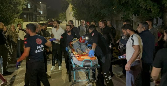 Adıyaman’da savrulan otomobil bisikletli iki çocuğa çarptı, çocuklar yaralandı