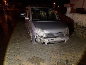 Afyonkarahisar Bolvadin’de hafif ticari araç motosikletle çarpıştı, 7 kişi yaralandı