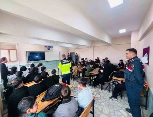 Afyonkarahisar Kocaöz’de Trafik Dedektifleri Projesi ile öğrencilere eğitim verildi
