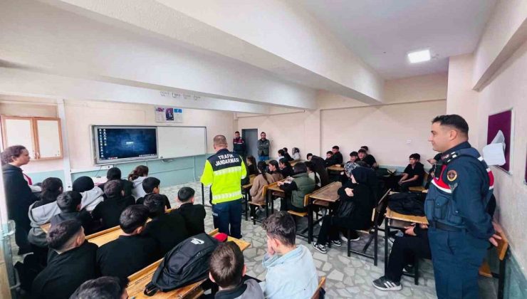 Afyonkarahisar Kocaöz’de Trafik Dedektifleri Projesi ile öğrencilere eğitim verildi