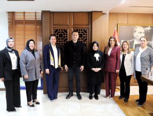 AK Parti Kadın Kolları temsilcileri Çerkezköy Belediye Başkanı Akay’ı ziyaret etti