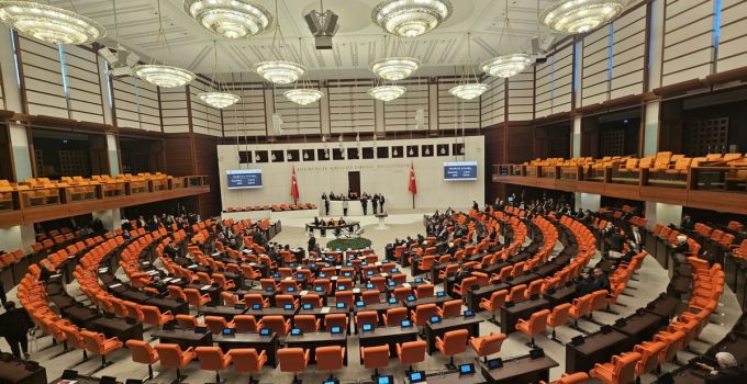 AK Parti önergesiyle 17 Eylül 2026 öncesi iade talimatı verenler tasfiye kapsamına alındı