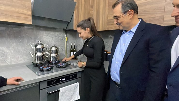 AK Parti’li Dönmez, doğal gazın Sevinç Mahallesi’ne 4 ayda ulaştığını söyledi